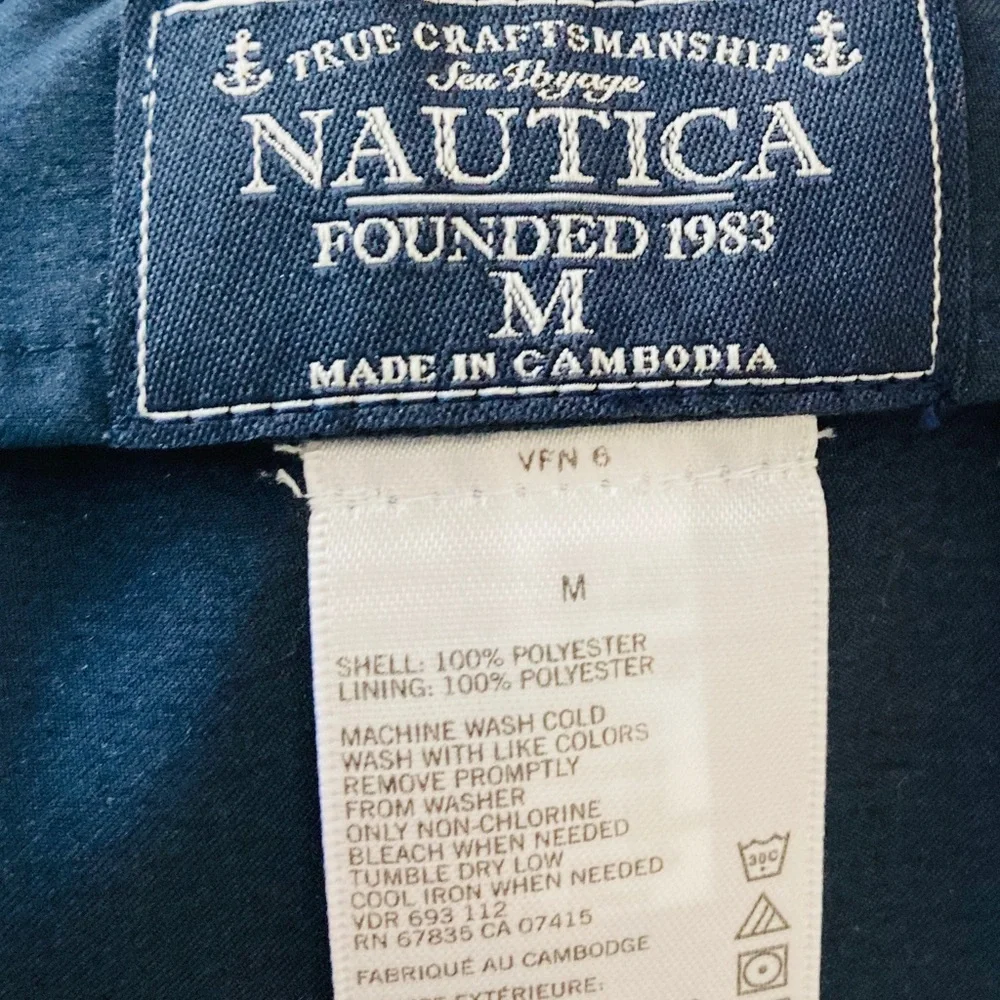 Nautica Men’s sailboat print swim trunks size M